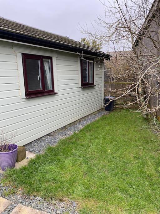 Idyllic Cornish Retreat At Puffin Lodge Helston Exteriör bild