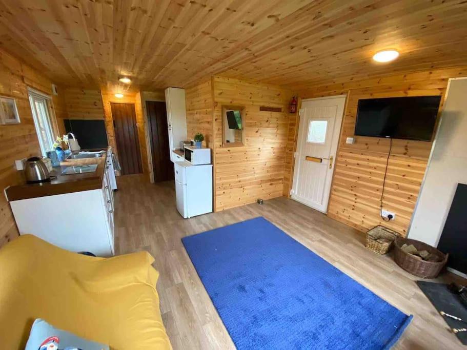 Idyllic Cornish Retreat At Puffin Lodge Helston Exteriör bild